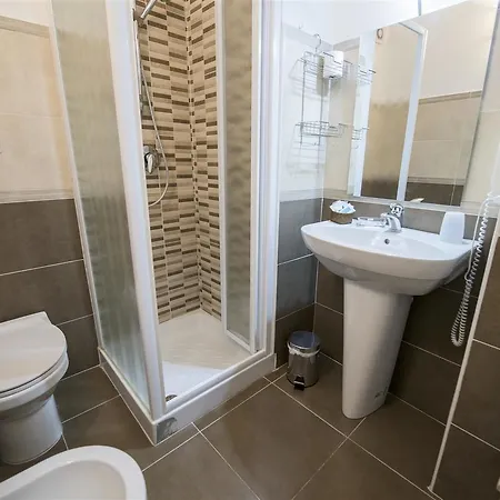 La Finestra Sul Massimo Bed & Breakfast 2*