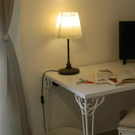 La Finestra Sul Massimo Couette-café Palerme
