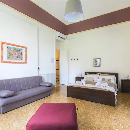 La Finestra Sul Massimo Couette-café Palerme